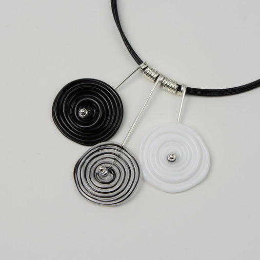 Spiral drop necklace in black & white, 3 bead