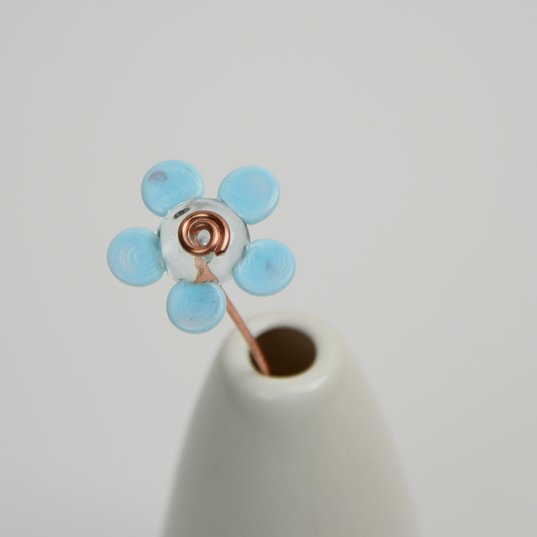 Solid Light Blue Daisy, Single Stem